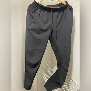 Mens Lululemon License to Train jogger Medium